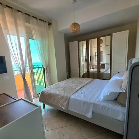 Seaview Casa Silvia, Golem